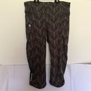 Athleta Techno Be Free Nickers/crop leggings Black Dobby size Small 983260